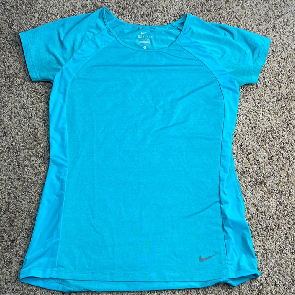 Nike DriFit Teal Short Sleeve Top size Small